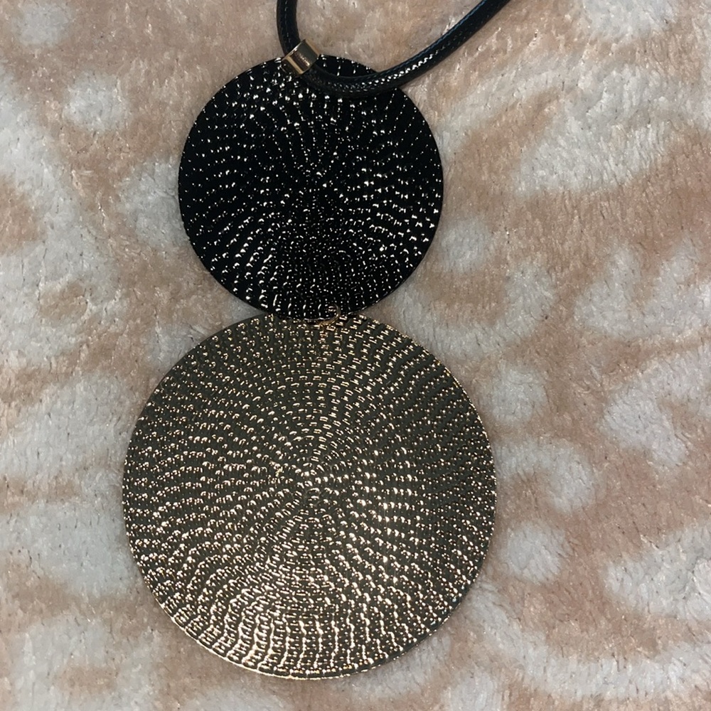 Last One! Beautiful Black & Gold Statement Necklace - Picture 6 of 10
